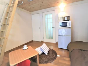 冷蔵庫、電子レンジ、炊飯器、電気ケトルのご用意もしております※冷蔵庫はキッチンのではなく室内の冷蔵庫を使用ください