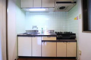 キッチン用具や食器など多数あります