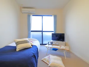 エアコンあり♪　温度調節可能で夏場・冬場関係なく快適にお過ごしいただけます。