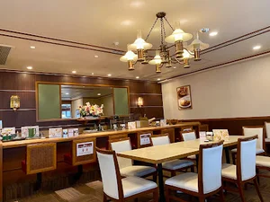 ロイヤルホスト千田町店まで徒歩１２分