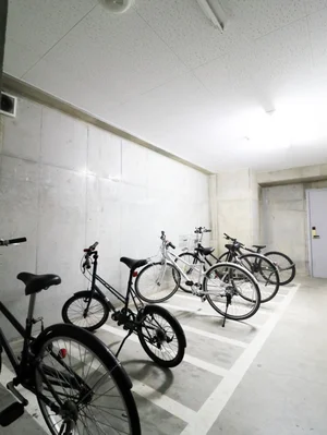 敷地内駐輪場　近場へのお出かけや通勤などに便利！