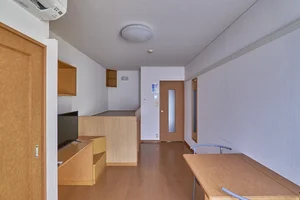 常葉大学静岡草薙キャンパス周辺のマンスリーマンション・ウィークリーマンション「レオパレスＭａｒｂｌｅ 103(No.350855)」メイン画像