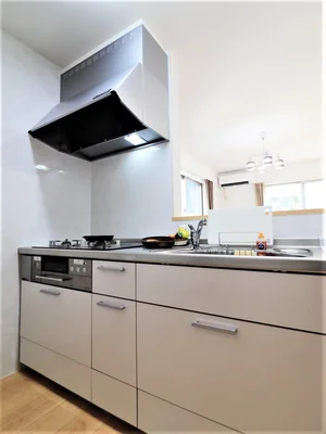 広めのキッチンなので、料理もしやすいです 調理器具や食器類など取り揃えております!