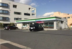 ファミリーマート 岡山岡南町店まで徒歩4分、290ｍ。