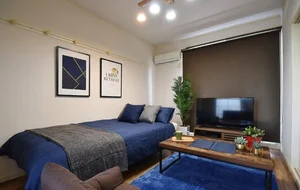 【室内画像】香川県のウィークリーマンションなら当社にお任せください。圧倒的物件数でお得な長期割引キャンペーンも実施中★※植木と額とクッションなどの装飾は写真用です。