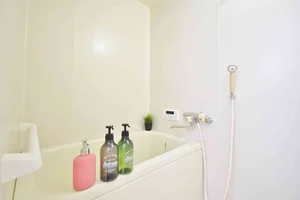 【バスルーム画像】シャンプーやトリートメント、ボディーソープまで完備。何から何まで揃っている人気ウィークリーマンション★