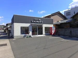 ホワイトピア 丸亀店まで車で６分、2.3km