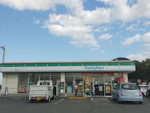 ファミリーマート 丸亀川西北店まで車で４分、1.7ｋｍ