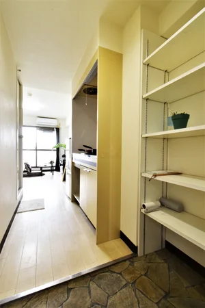 シューズBOXあり！　収納スペース広いので　長期の滞在でも収納場所に困らず便利です。