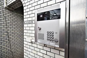 オートロック付　セキュリティ対策されていて女性にも安心のお部屋！