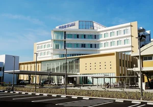 坂出市立病院まで徒歩8分、600m｡