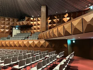 坂出市民ホールまで徒歩１１分、750m