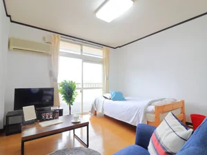 2名入居でも快適な広さのお部屋です。 リネン類の取り揃えも豊富にございます。