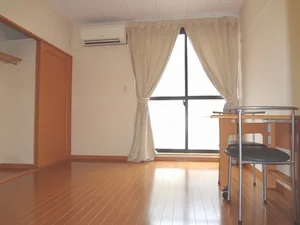 のマンスリーマンション・ウィークリーマンション「レオパレスクボタ 102(No.368435)」メイン画像