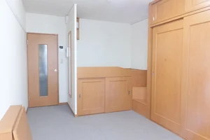 のマンスリーマンション・ウィークリーマンション「レオパレスＣＲＯＷＮ 208(No.379652)」メイン画像