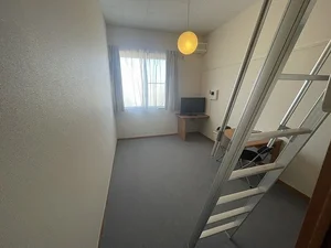 のマンスリーマンション・ウィークリーマンション「レオパレスＳＵＮ鈴木町 201(No.380757)」メイン画像