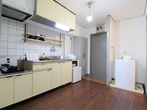 玄関スペース広々! 洗濯機置き場あり コインランドリーに行かなくても洗濯できて便利です。