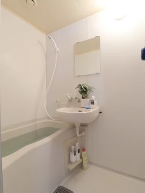 お風呂トイレ別のため、ゆったり入浴いただけます。 シャンプー・コンディショナーなど標準品です。