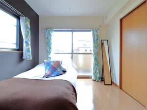 光を取り入れやすい明るいお部屋です!