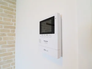 モニターホン 誰が訪ねてきたか一目瞭然でわかり防犯対策にも!