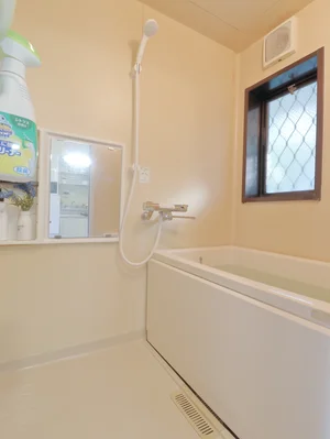 浴室とトイレが別のため、ゆったり使用がいただけます。　シャンプーコンディショナー・ボディーソープなどすべて標準品です