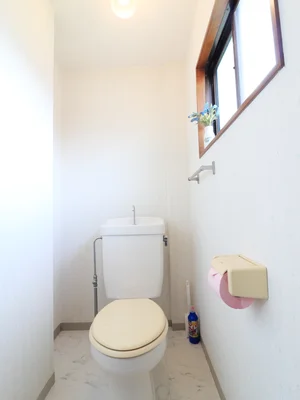 トイレットペーパーはもちろん　トイレブラシや洗剤などすべて標準品！