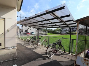 敷地内駐輪場　近場へのちょっとしたお出かけなどにも便利です。