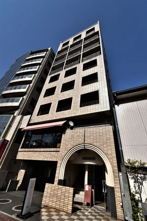 オートロック・防犯カメラ・テレビドアホン完備でセキュリティに考慮されています！女性の一人暮らしも安心！