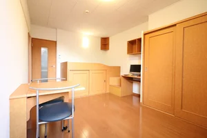 豊郷駅（滋賀県）のマンスリーマンション・ウィークリーマンション「レオパレスＲａｋｕｅｎ 201(No.396211)」メイン画像