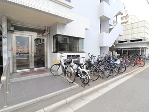 敷地内駐輪場　中距離移動に便利です！