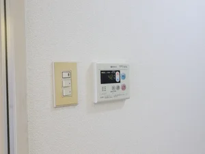 給湯スイッチでお湯調整！浴室暖房乾燥機！雨の日の洗濯物も安心♪