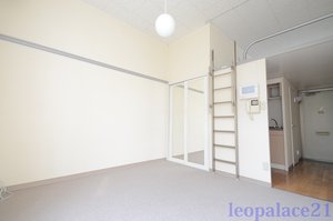 のマンスリーマンション・ウィークリーマンション「レオパレスＡｖｅｎｕｅ弐番館 105(No.398706)」メイン画像
