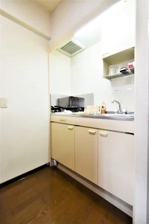 1口ガスコンロ システムキッチン 調理器具や食器類など取り揃えております 自炊可能で健康面に考慮!