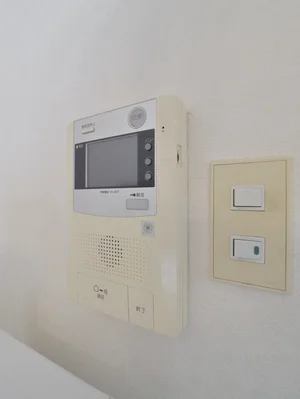 モニターホン 誰が訪ねてきたか一目瞭然でわかるので安心です!