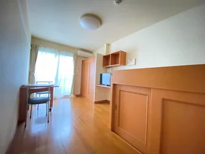 のマンスリーマンション・ウィークリーマンション「レオパレス春 102(No.410756)」メイン画像