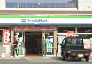 ファミリーマート 中津中殿店