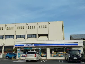 ローソン 丸亀原田町店まで徒歩１０分、700m