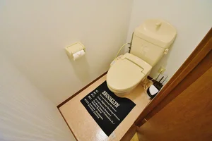 【トイレ画像】ウォシュレット完備、トイレットペーパーも完備。人気香川ウィークリーマンション★