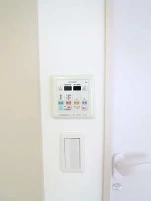 浴室乾燥機　雨の日の洗濯物でも安心の設備です♪