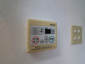 給湯スイッチ 温度調節が簡単にできます お湯を使う際は必ずスイッチON!