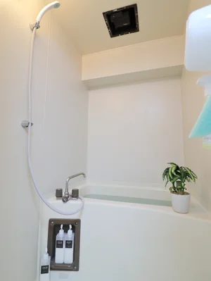 お風呂トイレ別のためゆっくり入浴出来ます　シャンプーなどすべて標準品なのでご用意いただく必要がございません♪