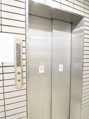 エレベーターがございますので大き目の荷物を持っていても楽々お部屋まで行けちゃいます♪