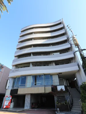 オートロック付きでセキュリティ強化されたインターネット無料物件!