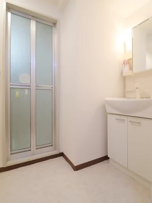 脱衣所 独立洗面台付きでお風呂上りや朝自宅にも便利です♪女性におすすめ!