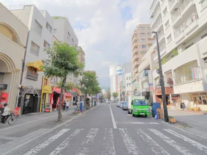 並木通りまで徒歩4分・・・おしゃれなお店も立ち並び・飲食店なども数多くあります!