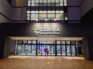 コースカ ベイサイドストアーズまで徒歩10分