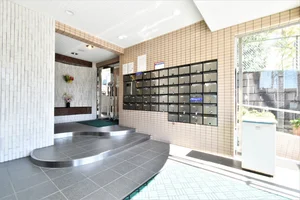 明るいエントランス