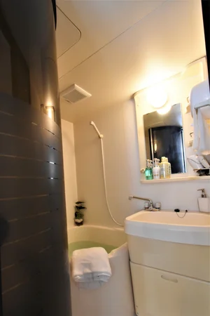 独立洗面台もありますので、忙しい朝の時間も効率よくお過ごし頂けます!