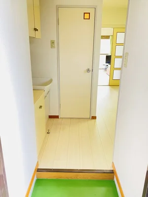 玄関にはシューズＢＯＸがございますので毎回片づけていただき、常に清潔な空間を保っていただくことが可能です♪