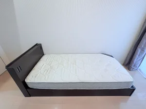 シングルサイズのベッドになります★